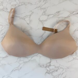 SKIMS Wireless Form Push Up Plunge Bra Soft Beige 34DDDD